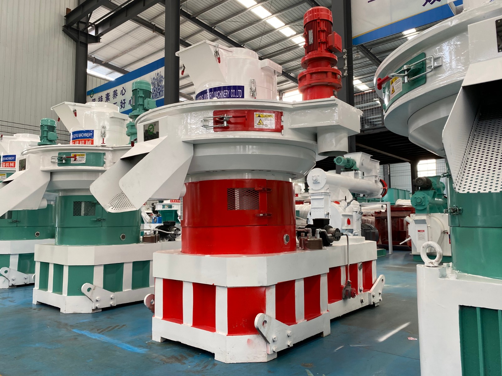 南陽(yáng)秸稈顆粒機(jī).jpg 南陽(yáng)秸稈顆粒機(jī).jpg