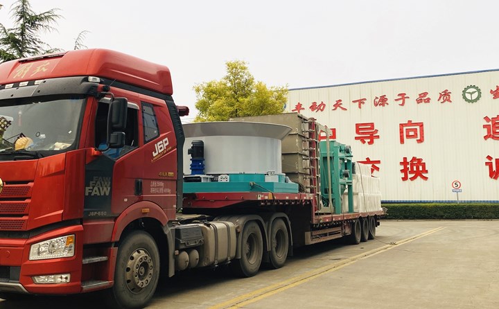 秸稈粉碎破碎一體機發(fā)往河南.jpg 秸稈粉碎破碎一體機發(fā)往河南.jpg