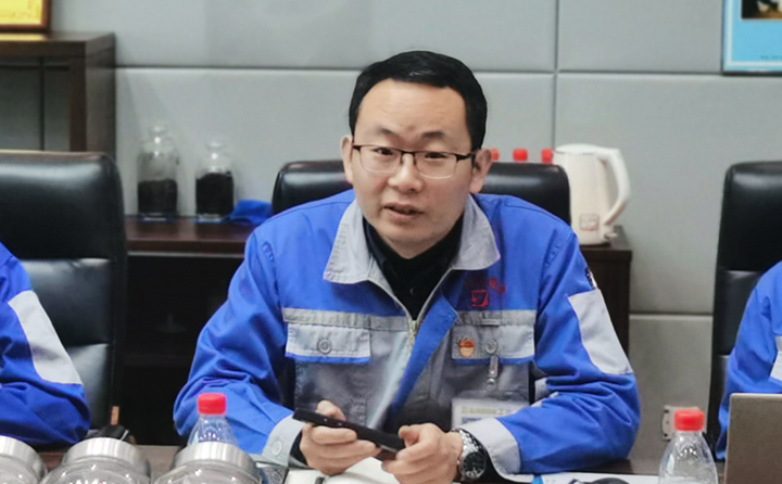 技術部部長張波與營銷人員分享2020年顆粒機設備和粉碎機設備改進點以及對2021年大型粉碎設備、牛糞顆粒爐設備的技術參數、選型、及工藝流程進行講解培訓.jpg 技術部部長張波與營銷人員分享2020年顆粒機設備和粉碎機設備改進點以及對2021年大型粉碎設備、牛糞顆粒爐設備的技術參數、選型、及工藝流程進行講解培訓.jpg