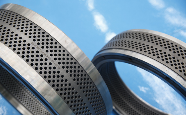 木屑造粒機(jī)環(huán)模.jpg 木屑造粒機(jī)環(huán)模.jpg