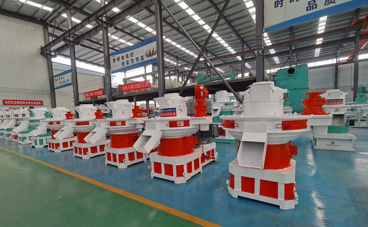 木屑制粒機.jpg 木屑制粒機.jpg