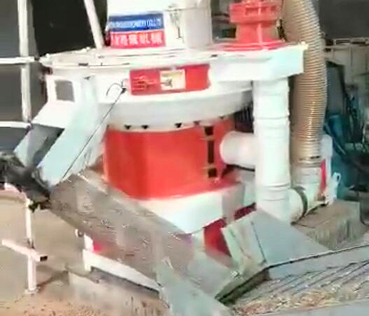 熱烈慶祝印尼年產1萬噸木屑造粒生產線調試成功.jpg 熱烈慶祝印尼年產1萬噸木屑造粒生產線調試成功.jpg