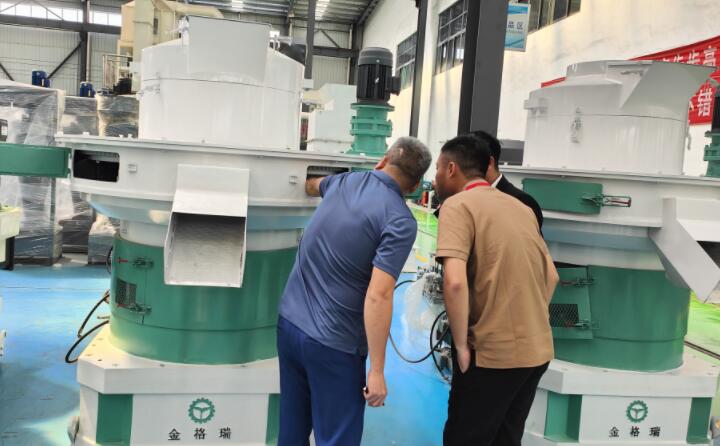 850型號(hào)顆粒機(jī)設(shè)備.jpg 850型號(hào)顆粒機(jī)設(shè)備.jpg