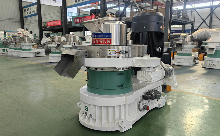 木屑顆粒機(jī).jpg 木屑顆粒機(jī).jpg