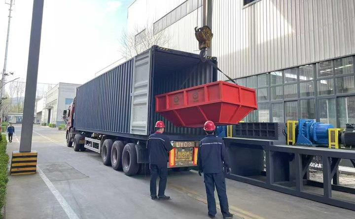 中國制造撕碎機發往巴基斯坦.jpg 中國制造撕碎機發往巴基斯坦.jpg