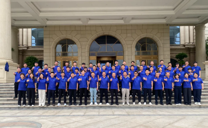 本次五一銷售分享會(huì)不僅是一次銷售成果的總結(jié)會(huì),更是一場(chǎng)凝聚團(tuán)隊(duì)力量、激發(fā)銷售斗志的動(dòng)員會(huì).png 本次五一銷售分享會(huì)不僅是一次銷售成果的總結(jié)會(huì),更是一場(chǎng)凝聚團(tuán)隊(duì)力量、激發(fā)銷售斗志的動(dòng)員會(huì).png